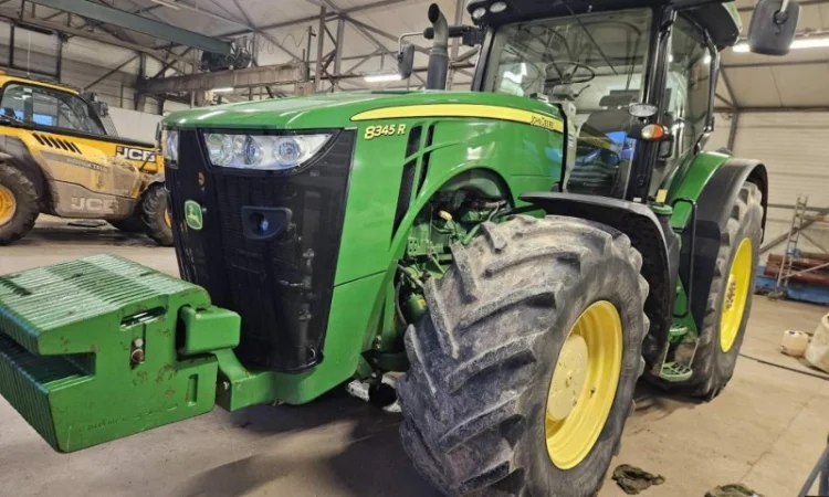 Трактор John Deere 8345 R - фото № 3