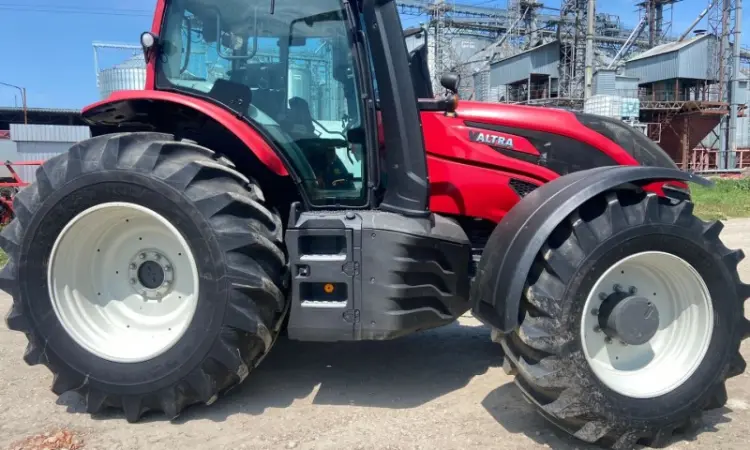 Трактор колісний VALTRA T235 VERSU - фото № 1