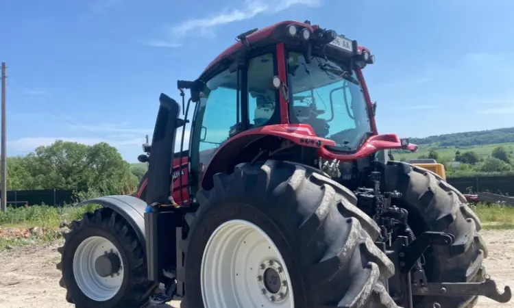 Трактор колісний VALTRA T235 VERSU - фото № 3