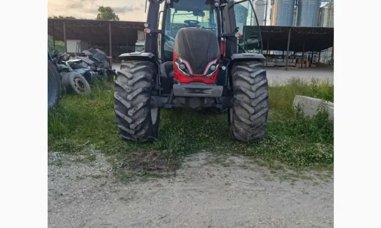 Трактор колісний VALTRA T235 VERSU - фото № 5