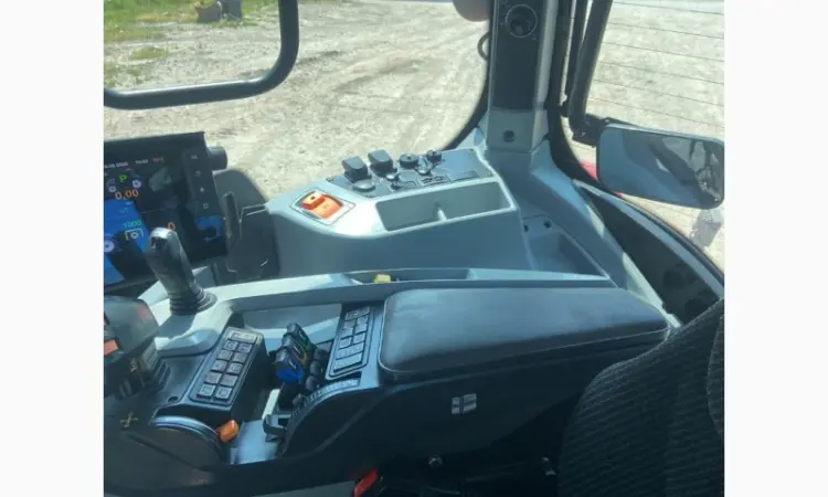 Трактор колісний VALTRA T235 VERSU - фото № 7