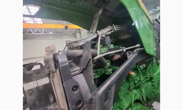 Трактор John Deere 8R 340 - фото № 8