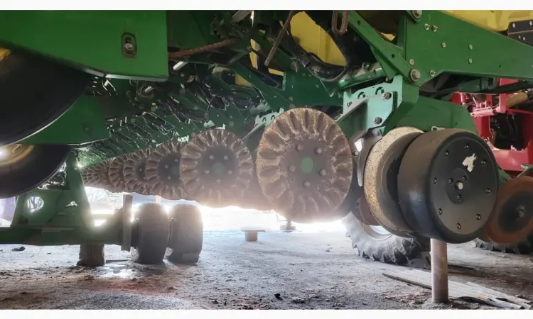 Сівалка точного висіву пневматична John Deere 1745 - фото № 18