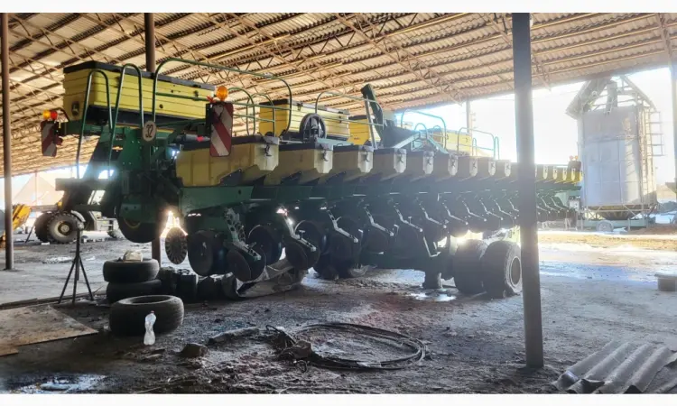 Сівалка точного висіву пневматична John Deere 1745 - фото № 3