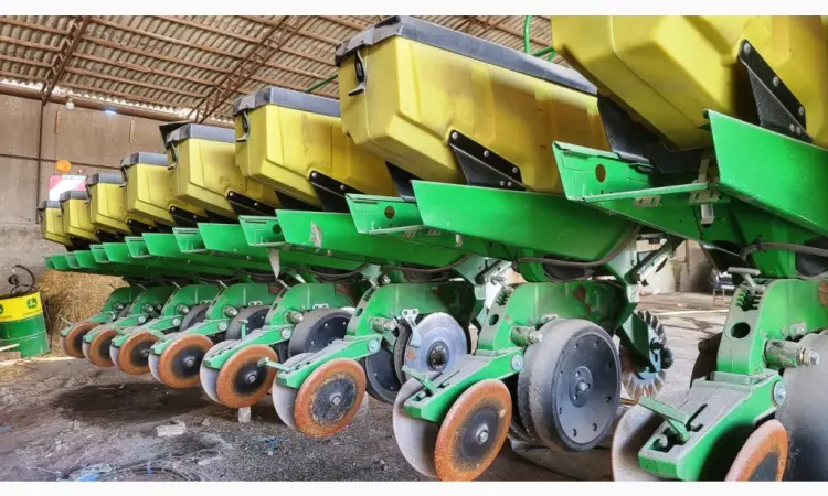 Сівалка точного висіву пневматична John Deere 1745 - фото № 8