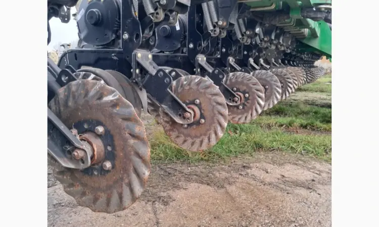 Сівалка Great Plains YP2425A-4715 24/47 рядкова (70/35 міжряддя) - фото № 9