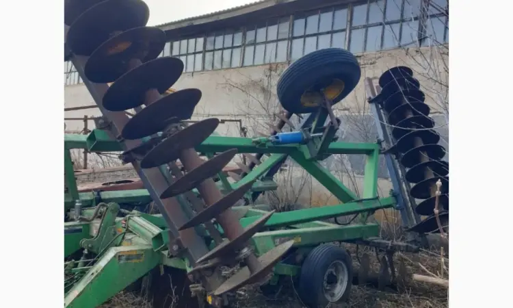 Важка дискова борона John Deere 630 - фото № 2