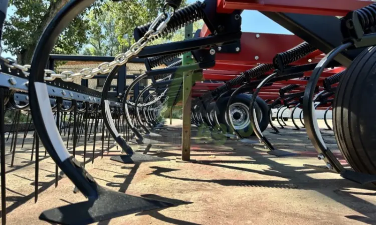 Культиватор Case IH Tiger-Mate 2 шириною 11 метрів - фото № 8