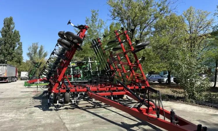 Культиватор Case IH Tiger-Mate 2 шириною 11 метрів - фото № 19