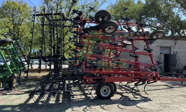 Культиватор Case IH Tiger-Mate 2 шириною 11 метрів - фото № 16