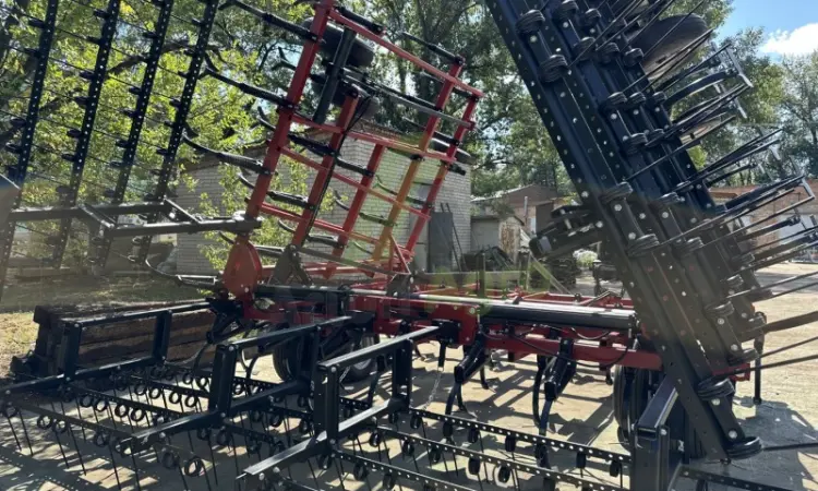 Культиватор Case IH Tiger-Mate 2 шириною 11 метрів - фото № 14