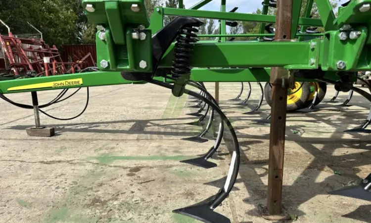 Культиватор John Deere 980 шириною 11 метрів - фото № 16