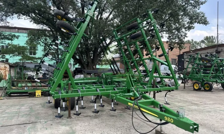 Культиватор John Deere 980 шириною 11 метрів - фото № 2
