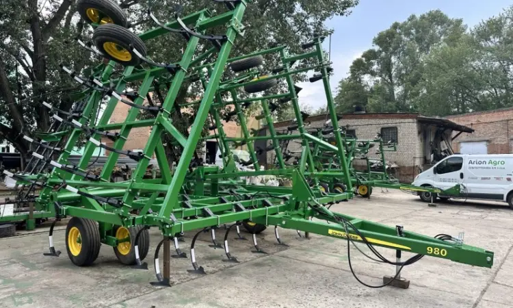 Культиватор John Deere 980 шириною 11 метрів - фото № 3