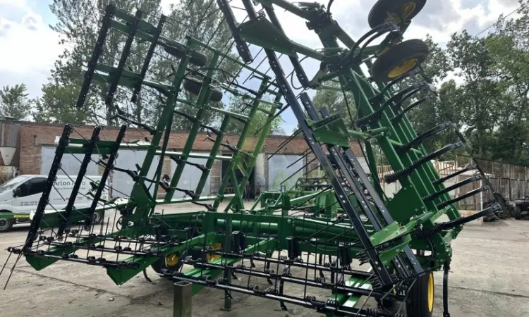 Культиватор John Deere 980 шириною 11 метрів - фото № 6