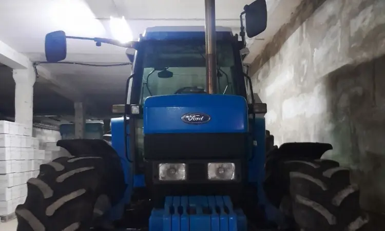 Трактор Ford 8240 1993 - фото № 2