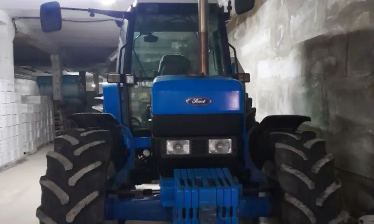 Трактор Ford 8240 1993 - фото № 9