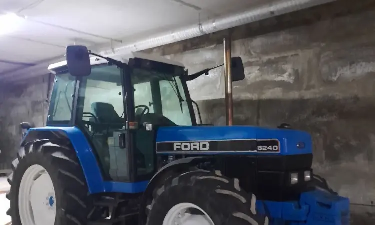 Трактор Ford 8240 1993 - фото № 6