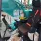Гусеничный экскаватор Kobelco SK210LC - фото № 15