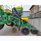 Сеялка точного высева пневматическая John Deere 1745 - фото № 11
