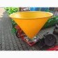 Розкидач міндобрив лійка рум 200 300 500 650 кг Польща - фото № 1