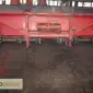 Установка измельчителя на кукурузную жатку John Deere - фото № 4