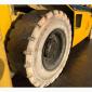 Вилочный бензиновый автопогрузчик Komatsu на немаркой цельнолитой резине - фото № 7