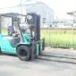 Погрузчик Mitsubishi на 3 тонны на спареных колёсах - фото № 4