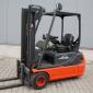 Электропогрузчик Linde E18C, трехопорный, 1800 кг, батарея 2014 года - фото № 2