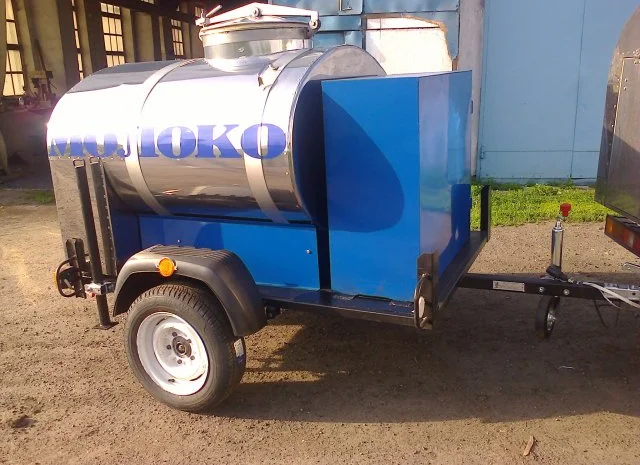 Прицеп для перевозки молока, воды и других пищевых продуктов- фото № 1