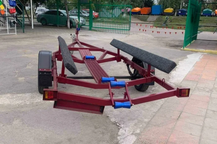 Новй легковой прицеп Лев под Катер- фото № 3