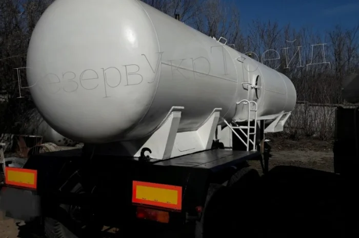 Купить полуприцеп цистерну- фото № 4