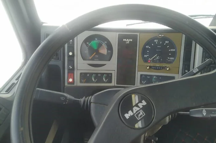 Самоскид MAN F2000 26.414 Гарний стан- фото № 14