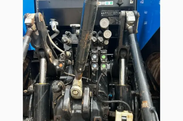 New Holland T7060 трактор колісний- фото № 13