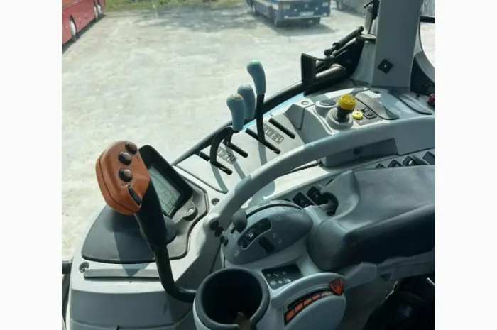 New Holland T7060 трактор колісний- фото № 12