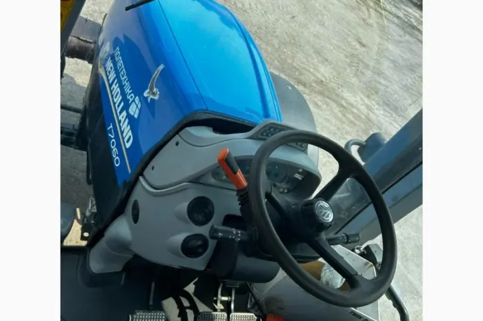 New Holland T7060 трактор колісний- фото № 2