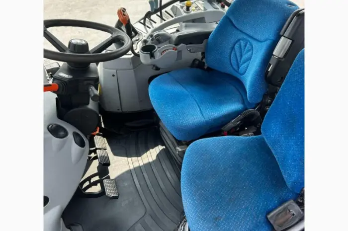New Holland T7060 трактор колісний- фото № 3
