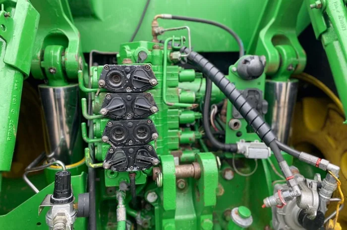 Трактор John Deere 8530.2008p/в, напрац. 10800 м/год, потужність-360 к.с. Нова резина- фото № 5