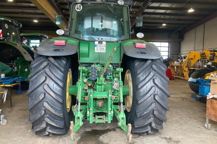 Трактор John Deere 8430 Рік випуску 20010 Трансмісія Powеrshift- фото № 3