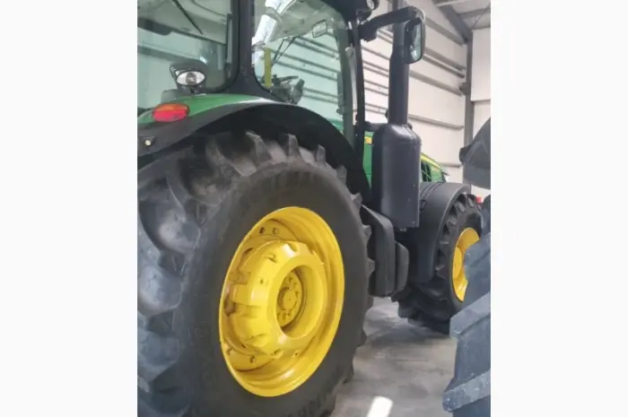 Трактор John Deere 8310R- фото № 4