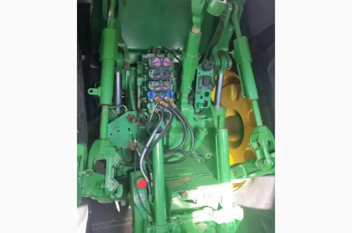 Трактор John Deere 8310R- фото № 8