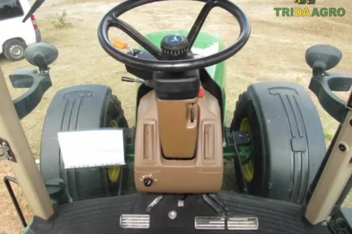Трактор John Deere 7820 (2005)- фото № 1