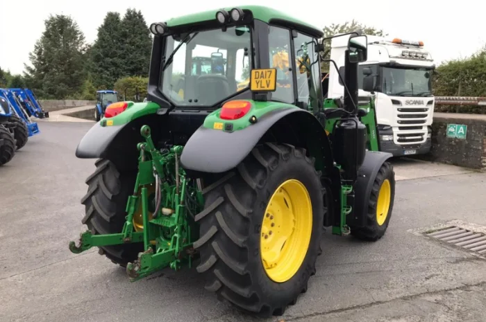 Трактор John Deere 6110М- фото № 1