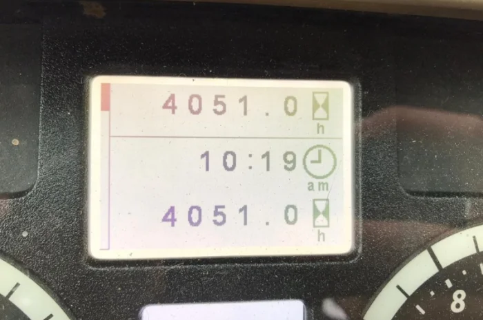 Трактор John Deere 6110М- фото № 6