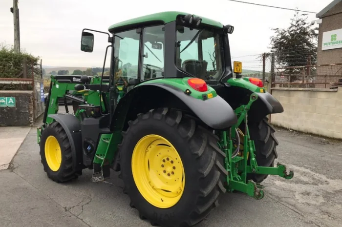 Трактор John Deere 6110М- фото № 7