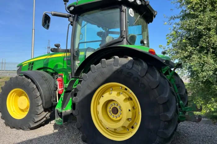Tрактор John Deere 8310R- фото № 3