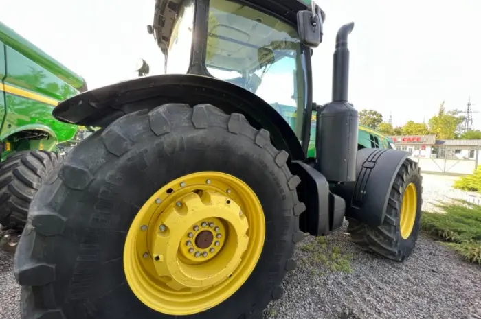 Tрактор John Deere 8310R- фото № 7