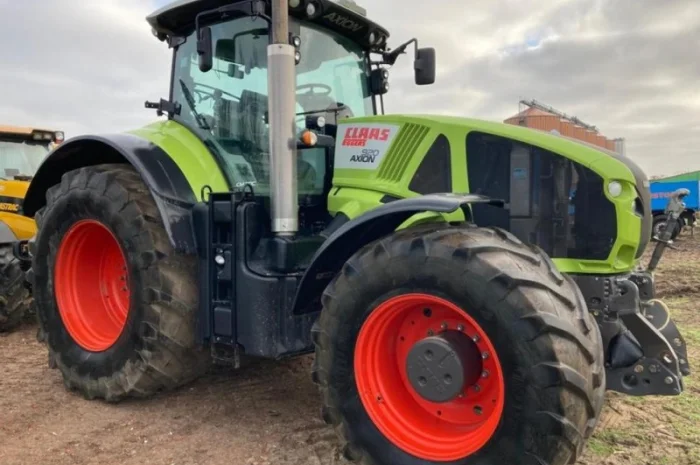 Трактор Claas AXION 920 CMATIC- фото № 1