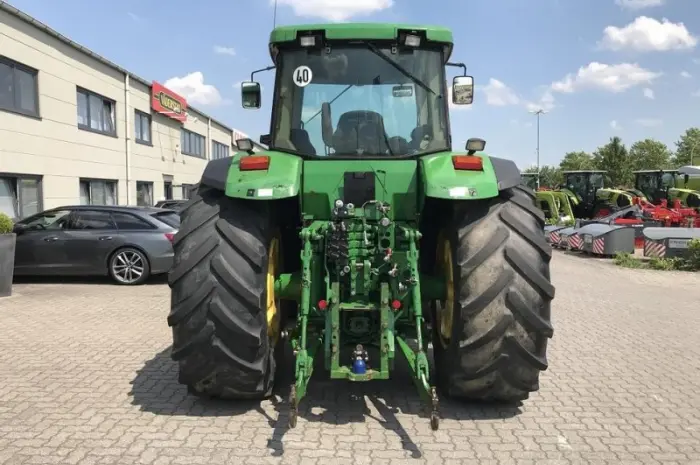 Трактор John Deere 8310- фото № 3