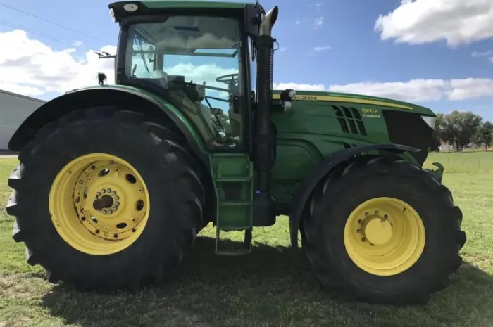 Трактор John Deere 6210R- фото № 1